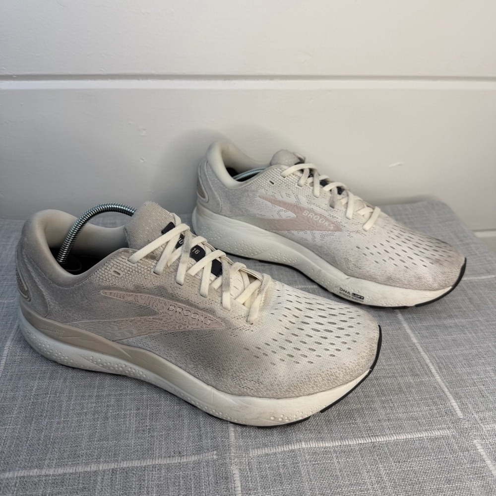 Brooks Ghost 16 Men's 10.5 White Gray Sneakers